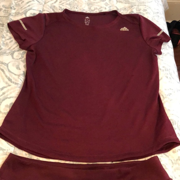 Adidias Workout 🏋🏽♀️ outfit top and shorts - Picture 1 of 7